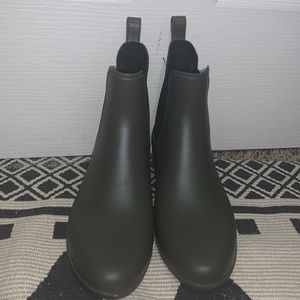 Army green Chelsea/ rain boots